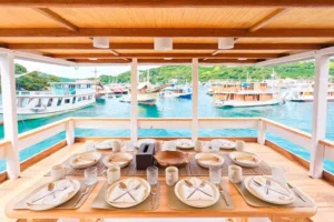 dining room deluxe boat