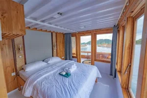 master cabin