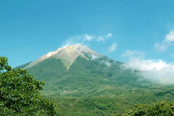 Mt. Egon, Maumere