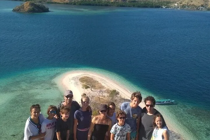 tourist testimonial tour komodo island