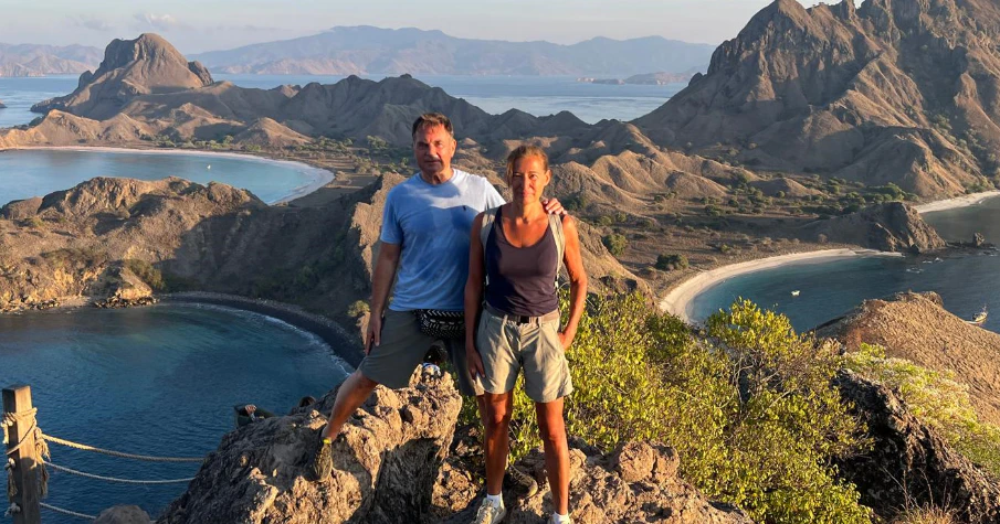 phinisi tour labuan bajo padar island