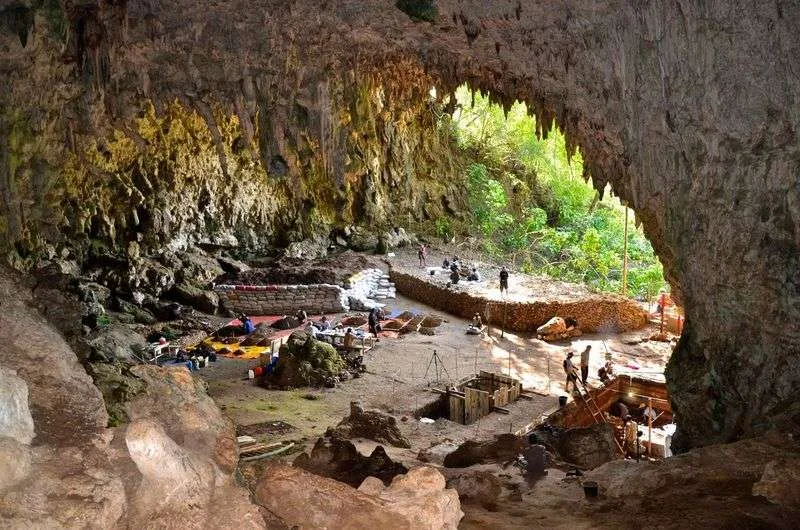flores fantastic tours labuan bajo liang bua